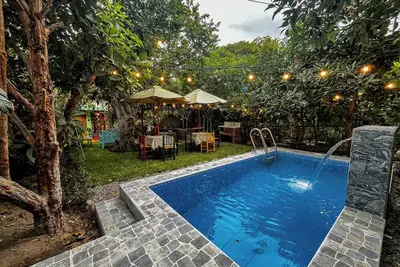 Image de Cozy Artístic retreat - Pool and Nature