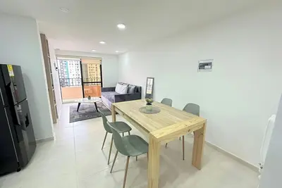 Image de Studio apartment on Av 19 with a beautiful view