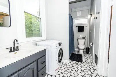 Image de Welcoming 2-bedroom apartment in Bloomington