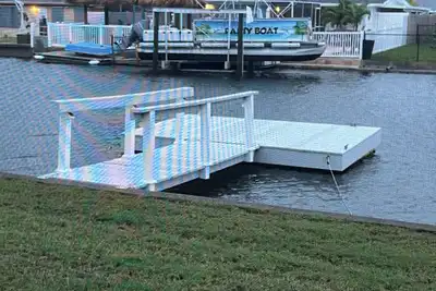 Image de 2 Bedroom, 2 1/2 Bath Waterfront Home. Kayaks. Dogs welcome