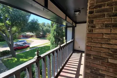 Image de Spacious Plano Pool Home for the Perfect Family Escape