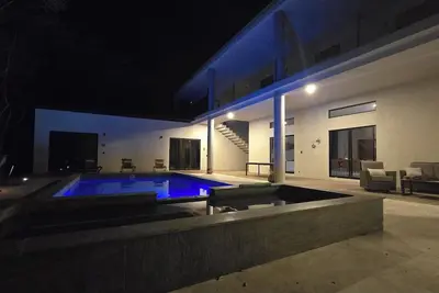 Image de Jungle Retreat with Master Suites