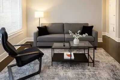 Image de Furnished 3br Apt w/ Laundry