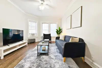 Image de Cozy & Furnished 2br Unit