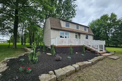 Image de Hemlock Hideaway -- Cozy Lake Cabin Near Pymatuning w/ Fire Pit, Wi-Fi & Ac