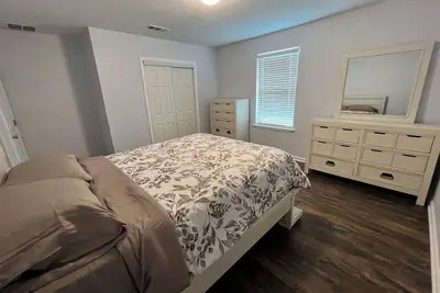 Image de Spacious 6-bedroom 3 Bathroom house. \nNear Ut, Downtown, Cota & Lots More