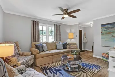 Image de Savannah Home * Fire Pit * Family Friendly