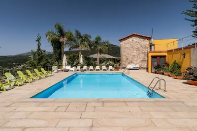 Image de Maison de campagne \"Eido Da Devesa\" avec vue sur les montagnes, piscine privée et Wi-Fi