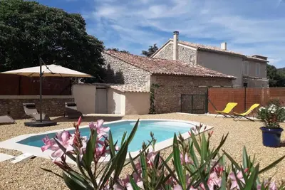 Image de Maison de campagne \"Au Pied De La Montagne\" avec vue sur la montagne, Wi-Fi et climatisation