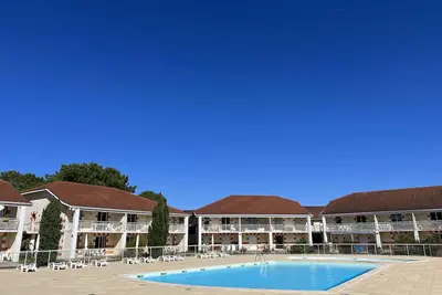 226 - Appartement tout confort en résidence avec piscine au Verdon sur Mer