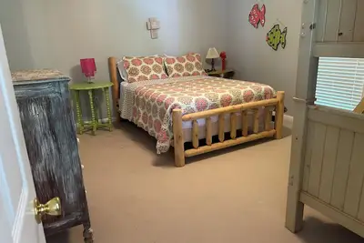 Image de The Pickwick Porch is a cozy 3-bedroom, 2. 5-bath home, minutes from the water