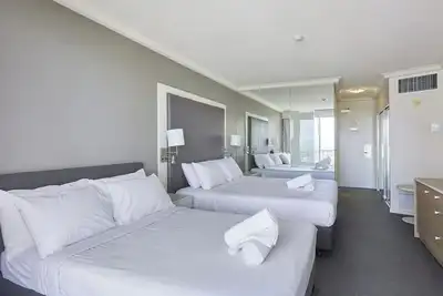 Image de 2 Double Bed Hotel Room in Central Surfers