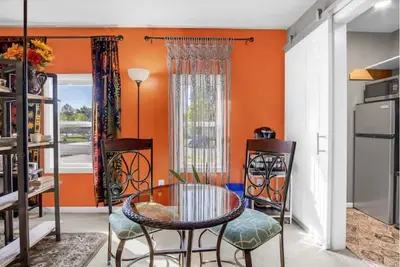 Image de Marigold Sunrise Studio Apt. Short or Mid-Term Rental. Sleeps 4