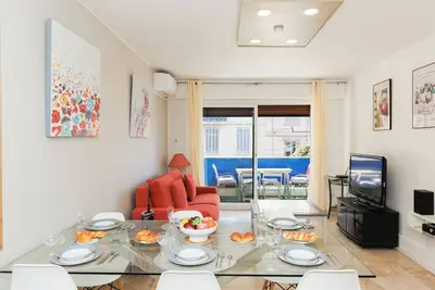 Image de Immogroom - Lumineux T2 - Parking - Terrasse - Ac