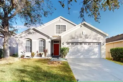 Image de Sunny 5br 3 Baths w/ Garage + Patio – Perfect for Long Stays Near Tampa!