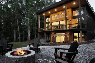 Image de Zoka - A Luxe Modern Cabin Near Clemson w/ Hot Tub - Lake Hartwell