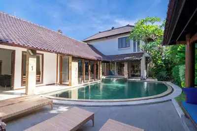 Image de Cozy 5-bedroom villa with WiFi, Ac in enjoyable Seminyak