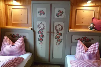 Image de Hochfellnblick up to 4 pers. with 1 bedroom and 1 living-bedroom on the upper floor with balcony in a very quiet location