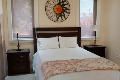 Image de Charming 2-bedroom apartment in Kingston with WiFi, Ac and swimming pool