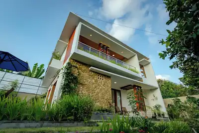 Image de 4br Private Pool Villa Near Taman Beji Griya
