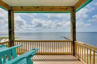 Image de Beachfront Cottage w/ Dock on Florida Gulf Coast