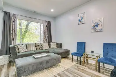 Image de Walk to Metra: Long-Term Getaway in Chicago!