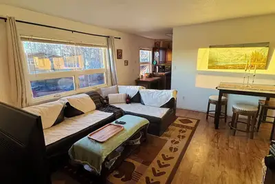 Image de Charming 3 bedroom home in West Side