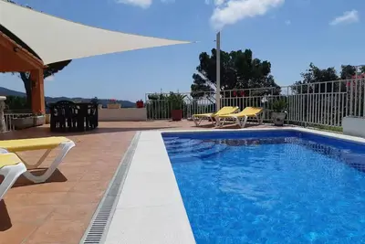 Image de Vila avec piscine privée, vue sur mer à 7km Animaux de compagnie bienvenue