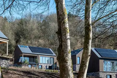 Image de Retraite spacieuse en forêt pour familles et amis