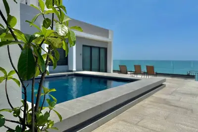 Image de Space very close to the beach with pool by Gps