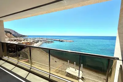 Image de Apartment in front of the sea in Campomanes, Mascarat, Altea