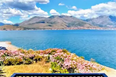 Image de Domus Vittorio double room with balcony and sea view