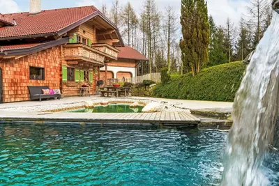 Image de Magnifique maison de vacances privée avec bain à remous, Tv, patio, animaux admis et parking