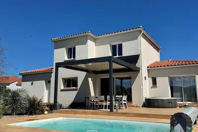 Image de Villa design avec clim, spa, piscine & vue 4*