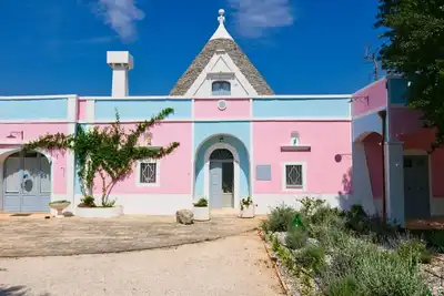 Masseria Trullo Sovrano: trulli, authentic charm, pool and flavors.