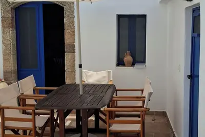 Villa Gennadi Essence: A  2-bedroom  house in Gennadi with Starlink WiFi, Ac