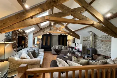 Image de Pass the Keys | Stunning 3-Bed Cottage & Shepherd Hut | Peak Views