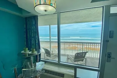 Image de New Amazing Ocean Front Studio in Daytona Beach!