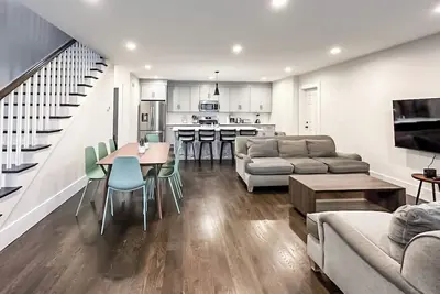 Image de Roof Deck 6Bedrooms, W/D, Parking, Baby Crib