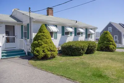 Image de 13 Dillingham -Walk to Town Neck! Brand-New Listing w/ Water Views