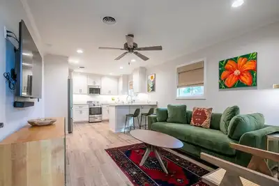 Image de The Square Unit 4, Cozy 1 Br by VelvetDitchVillas