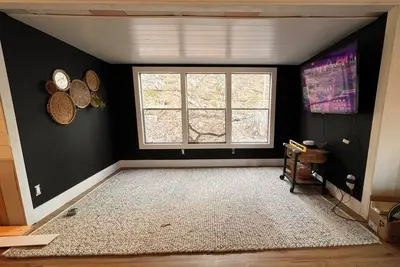 Image de Cozy Lakeside Retreat minutes up the road from beautiful Lake Wallenpaupak