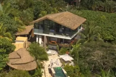Image de Stealing Time. A 5-Star Private Resort.
