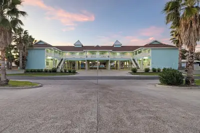 Image de Texas Gulf Coast Family Room - Private Entry & Marina Views