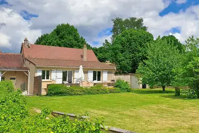 Image de La Maison et son jardin sur le Canal de Bourgogne