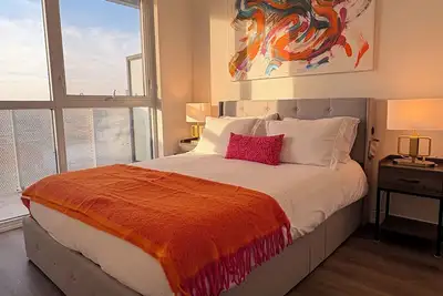 Image de Modern Vaughan Condo • Steps to Subway