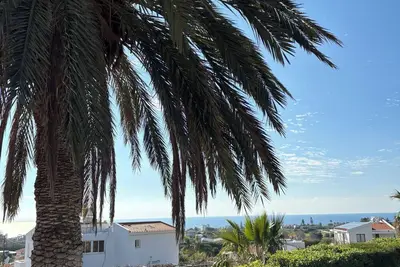 Image de Spacious bungalow, terrace with sea view, large pool and garden
