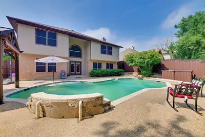 Image de 7 Mi to Lewisville Lake: Spacious Denton Home