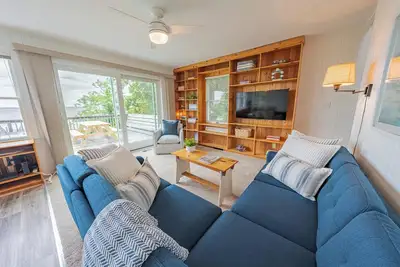 Image de Mucky Duck + Soundfront + Duck Nc + Sanderlin Community with Pool