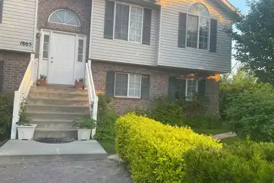 Image de Charming, quiet apartment in Orem/vineyard area. 2 bedrooms, shared bathroom.